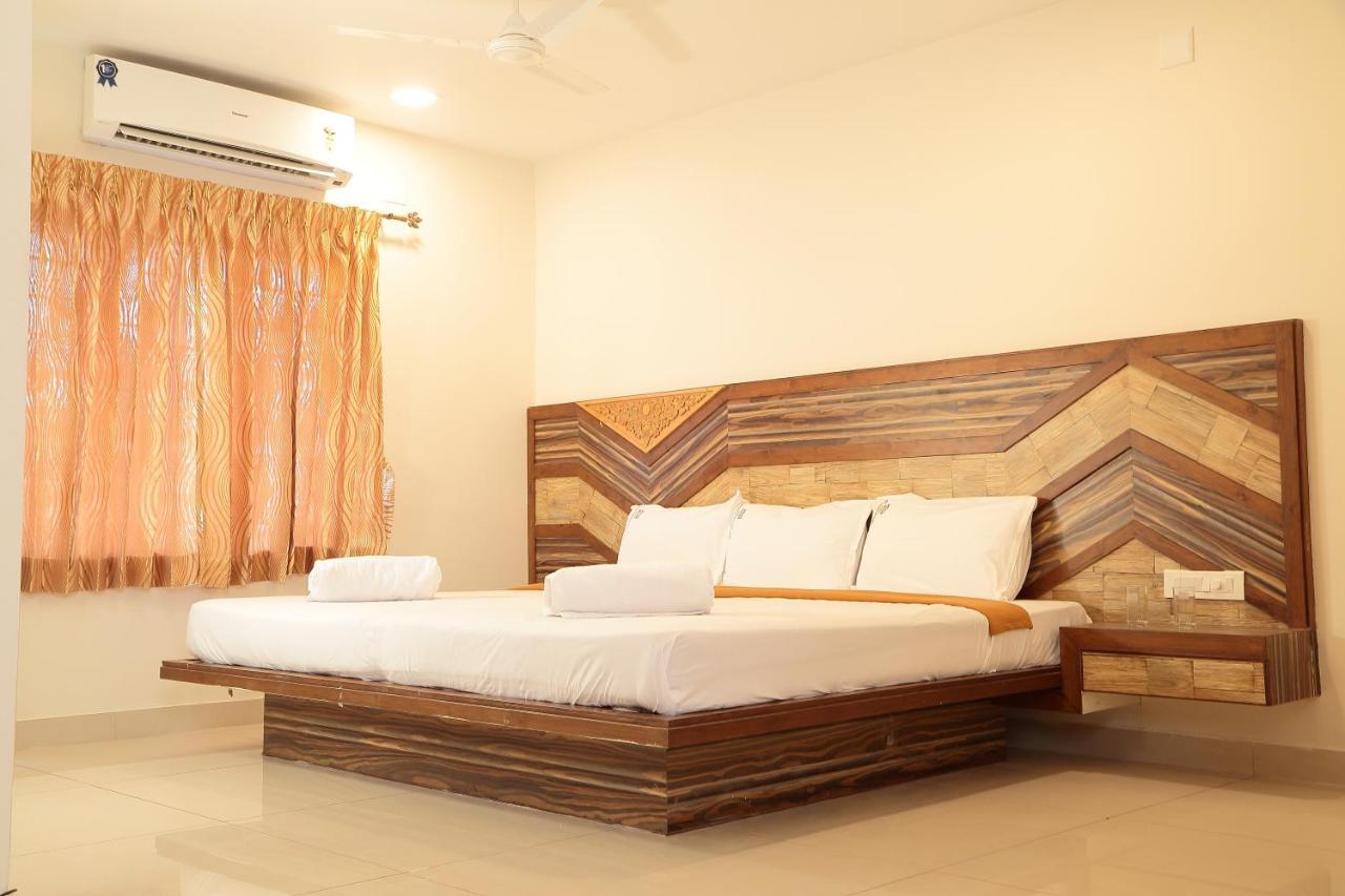 Annai In Saravana Bhavan Fine Stay And Restaurant Velankanni Exterior photo
